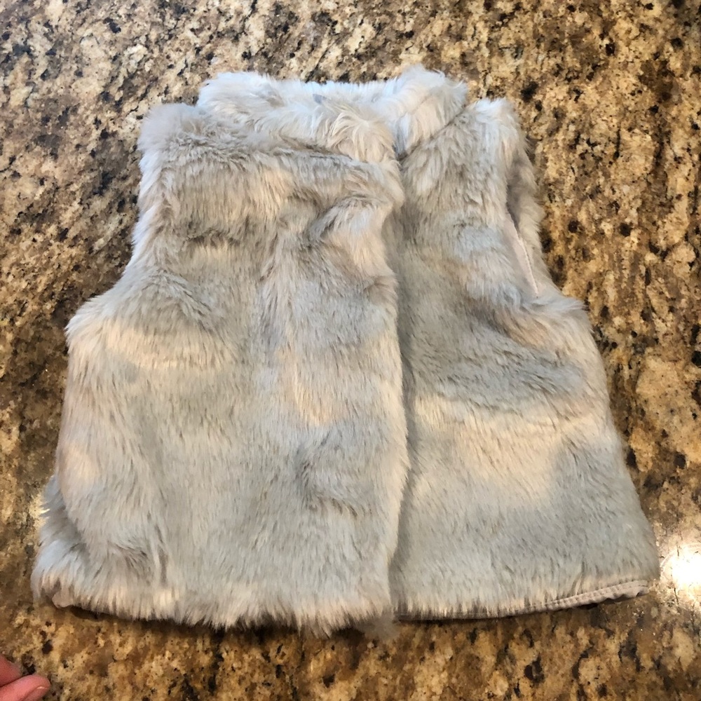 EUC girls 12 month faux fur vest